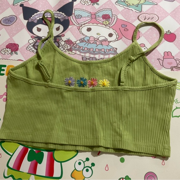 Green Rib-Knit Crop Cami Top with Embroidered Flowers Design NWOT - Picture 3 of 7